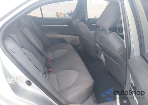 2020 Toyota Camry Le z USA, uszkodzony, nr VIN 4T1C11AK5LU968085